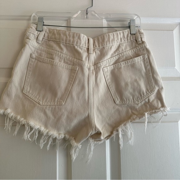 Zara High Rise Distressed Relaxed Denim Shorts Cream Size 6 - Picture 5 of 6